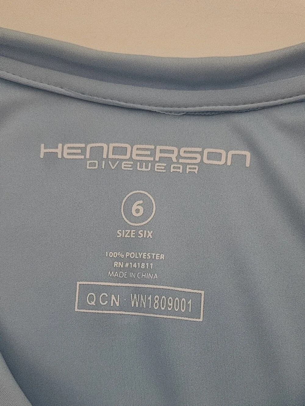 NWT Henderson Divewear Rash Guard Hot Skins Water Shirt